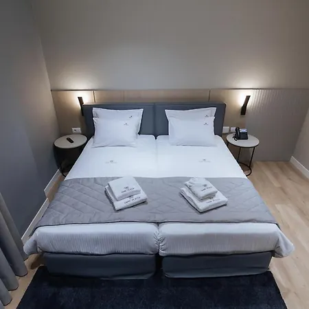 Отель Park Plazza Корча