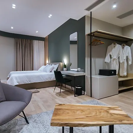 Park Plazza Hotel Korcza