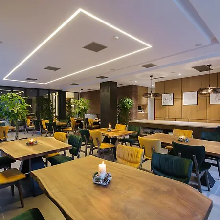 Park Plazza 4* Korcza